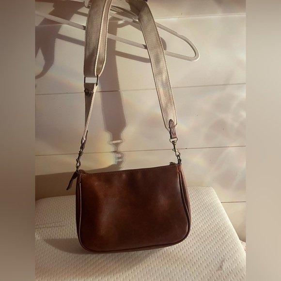 Brown no evident brand. Cross body purse. - Picture 3 of 6
